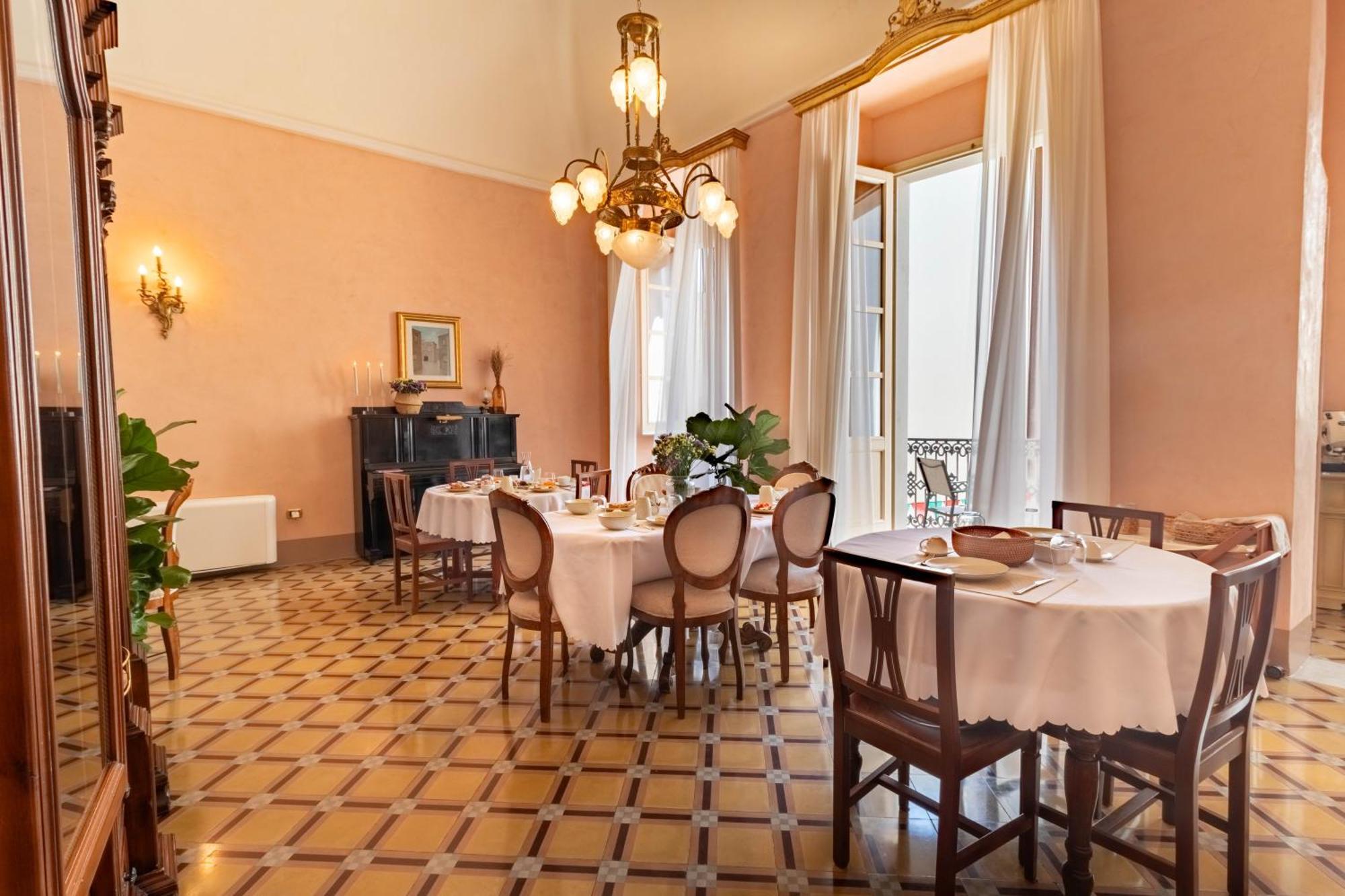 ガリポリ Palazzo Zaca Bed & Breakfast エクステリア 写真