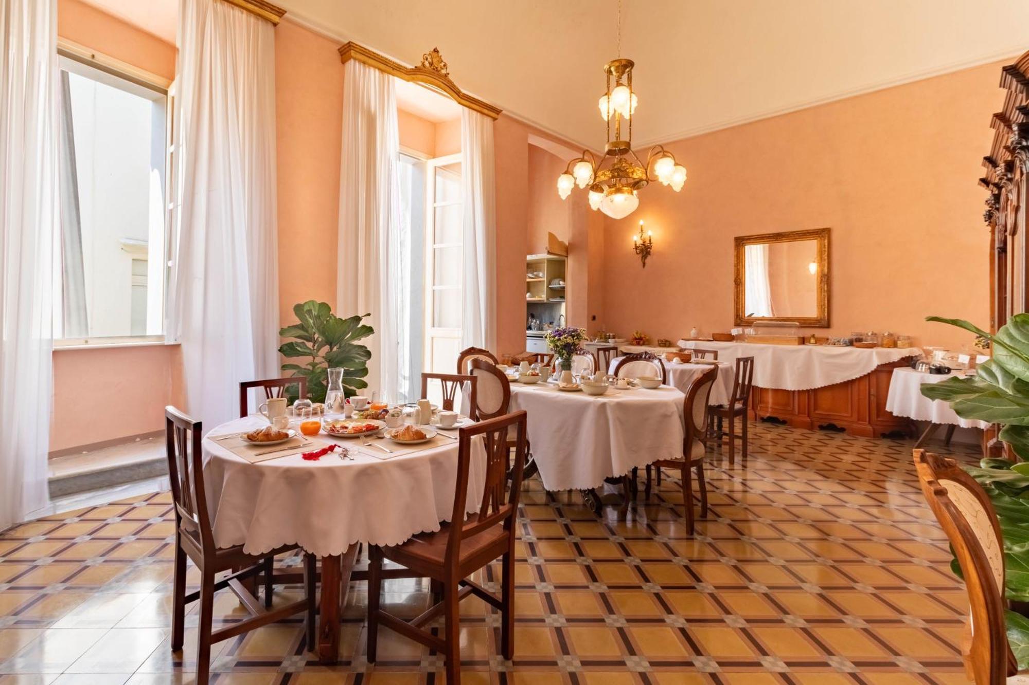 ガリポリ Palazzo Zaca Bed & Breakfast エクステリア 写真